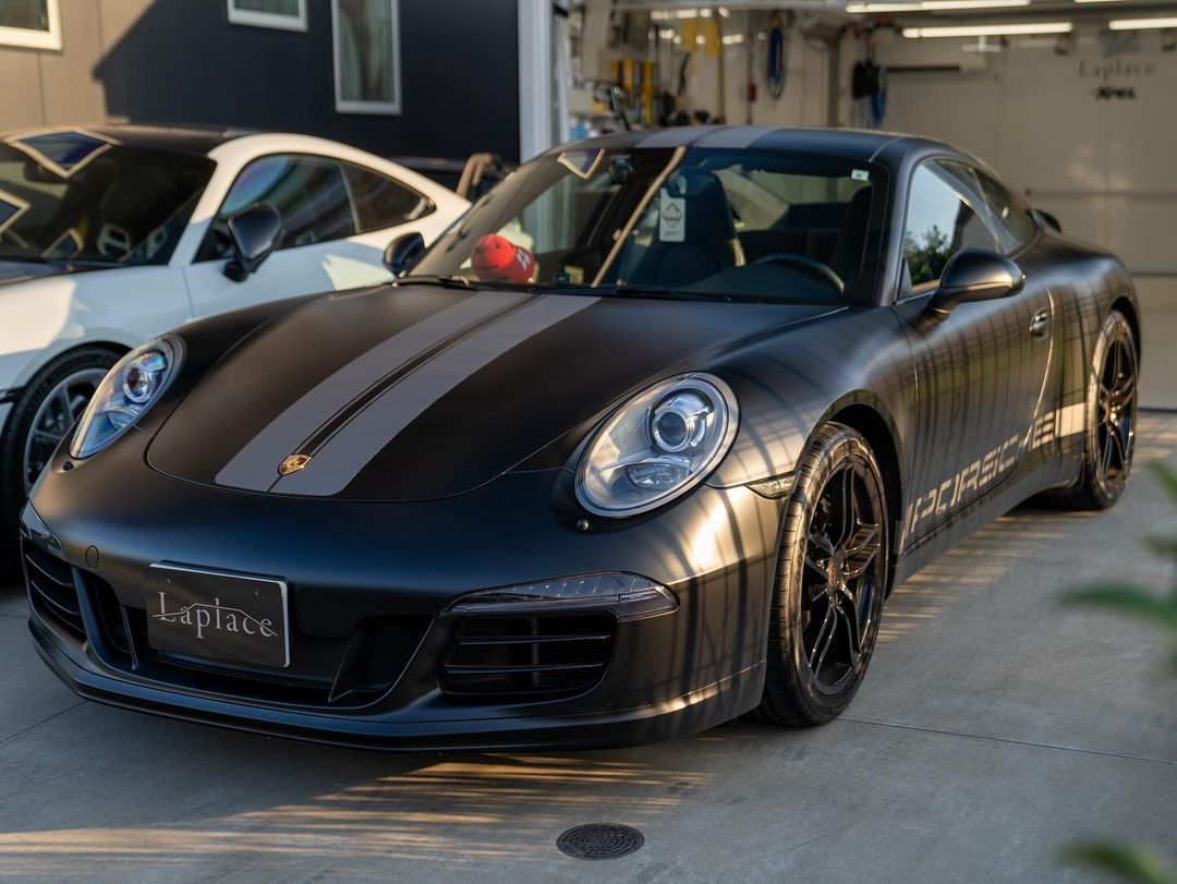 らら Sakura × Porsche 911 Carrera RS